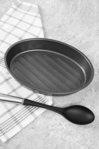 Coco & Gray Non-stick Oval Roaster 30x21cm