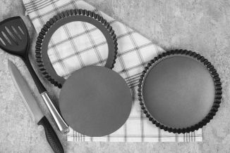 Coco & Gray Non-stick Loose Base Flan Tin 23cm